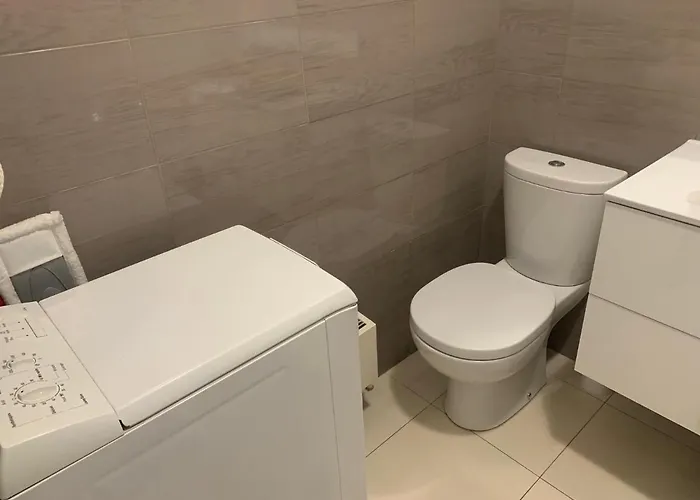 Apartment With Private Parking *